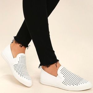 White pointed shoe tennis shoes